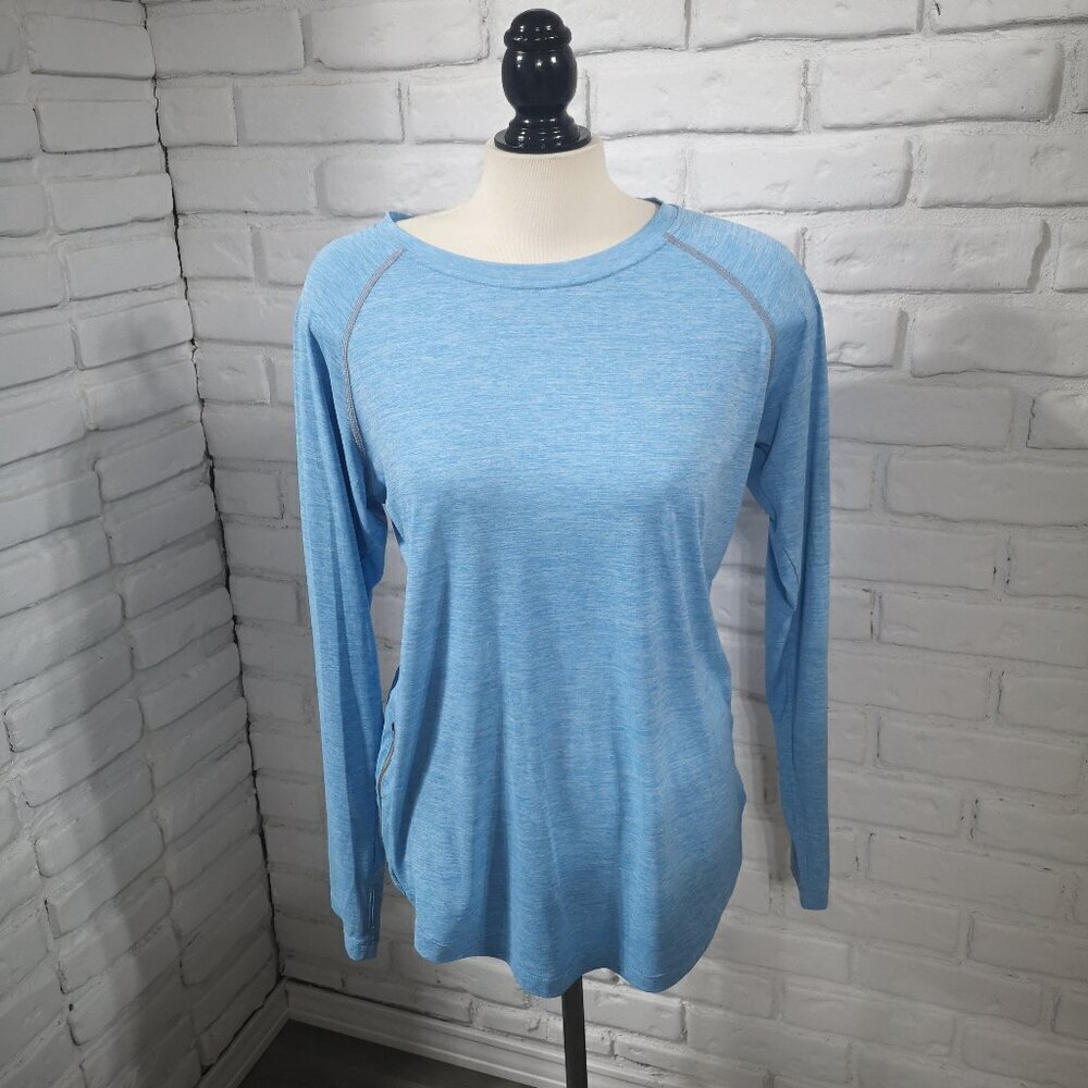Patagonia Ladies Size Large Light Blue Long Sleeve Round Neck Athletic Top